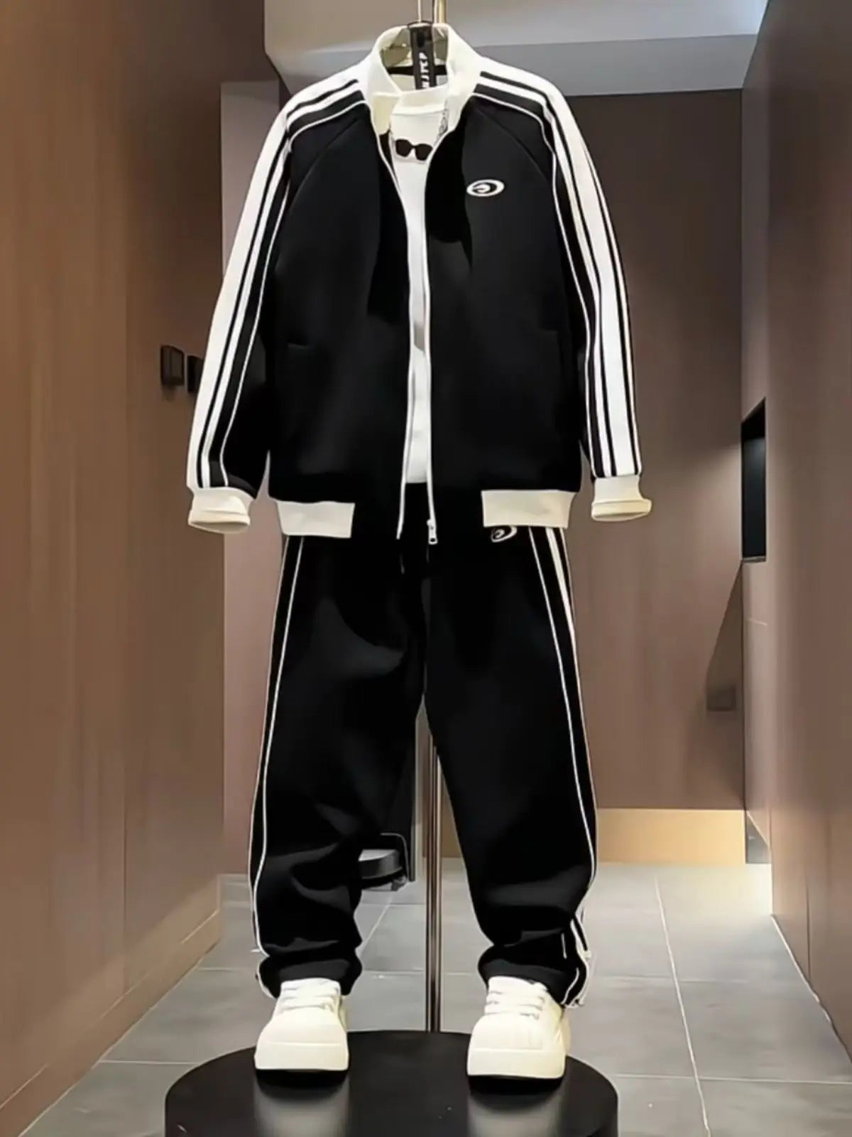 Men's Trendy Sporty Sets Stand-up Collar Jacket Sweatpants Casual 2 piece Spring Autumn 2026 Fashionable Simple Suit