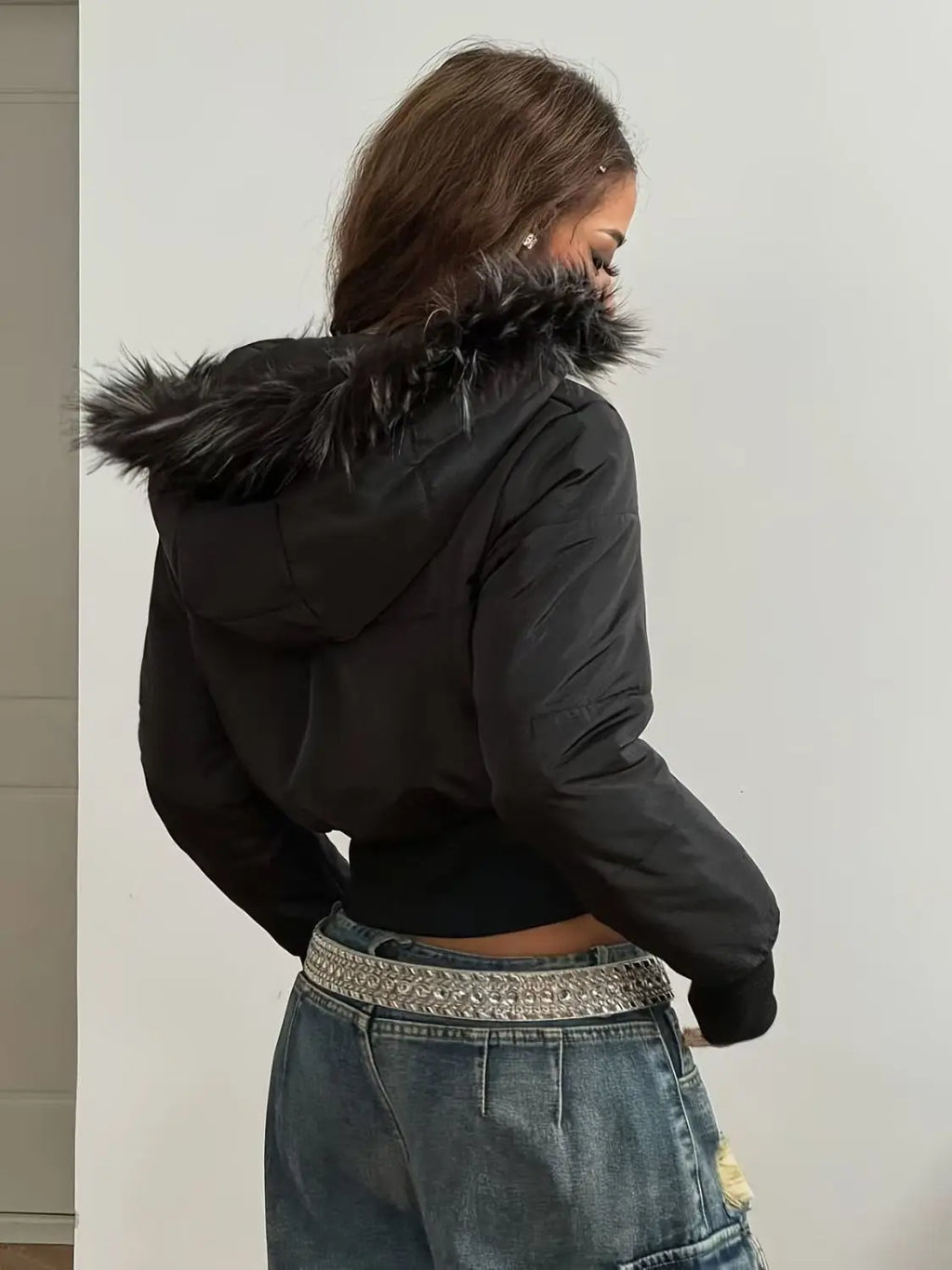 New Women's Short Down Jacket Faux Fur Trim Hooded Zipper Front Pleated Waist Long Sleeve Winter Warm Slim Fit Padded Jacket